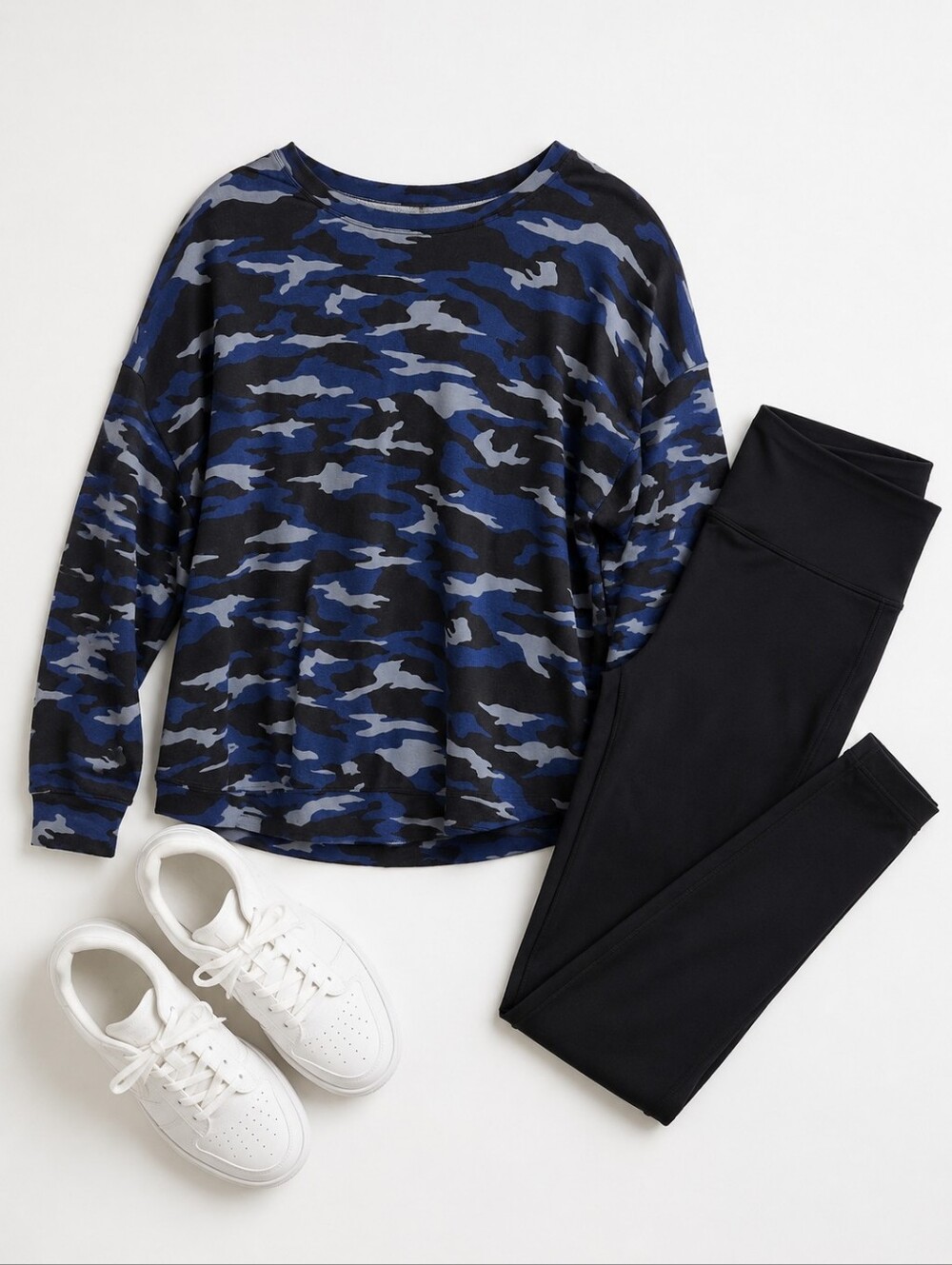 Athleta Woman'a Blue and Gray Camo Crewneck Size Large